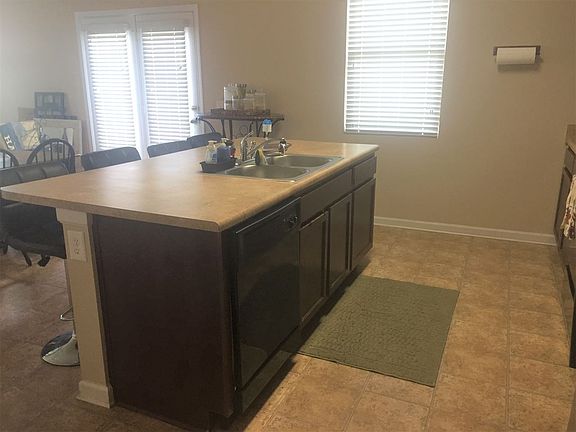 4th image of 205 Flowing Meadows Dr