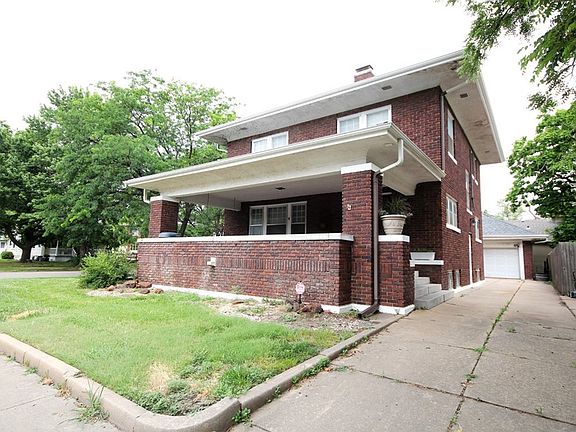 2nd image of 130 W Crawford Ave
