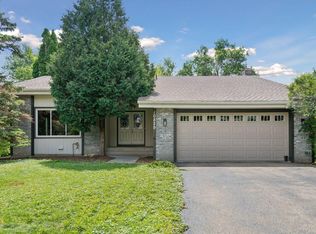 10829 Forestview Cir, Eden Prairie, MN 55347
