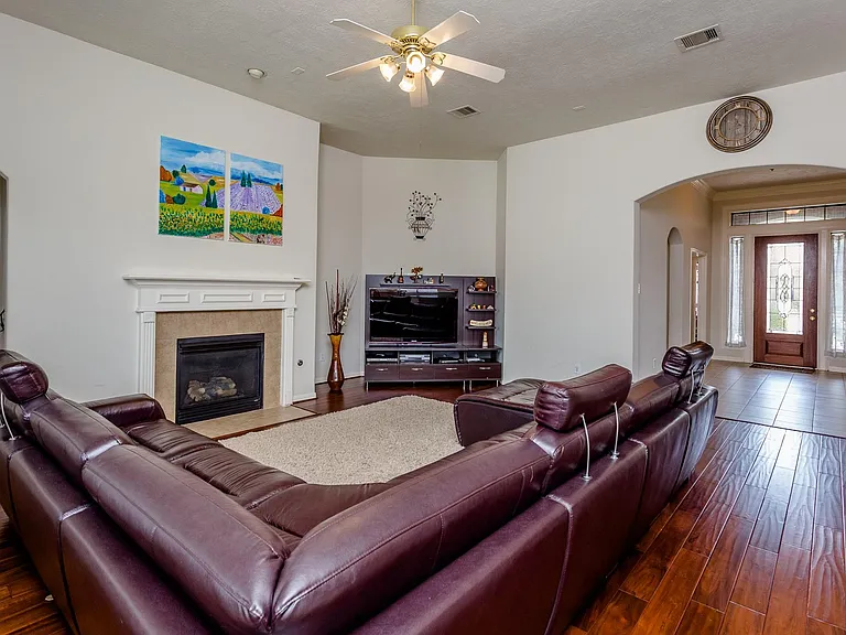 6706 Ashworth Dr — Photo 12