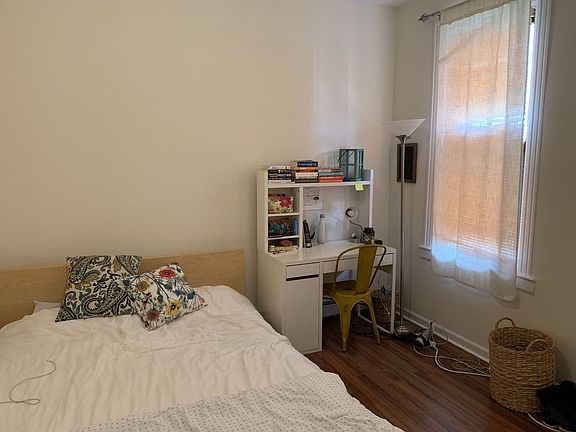 4th image of 2317 29th St APT 2