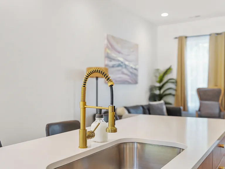 148 Atomic Rdg — Photo 11