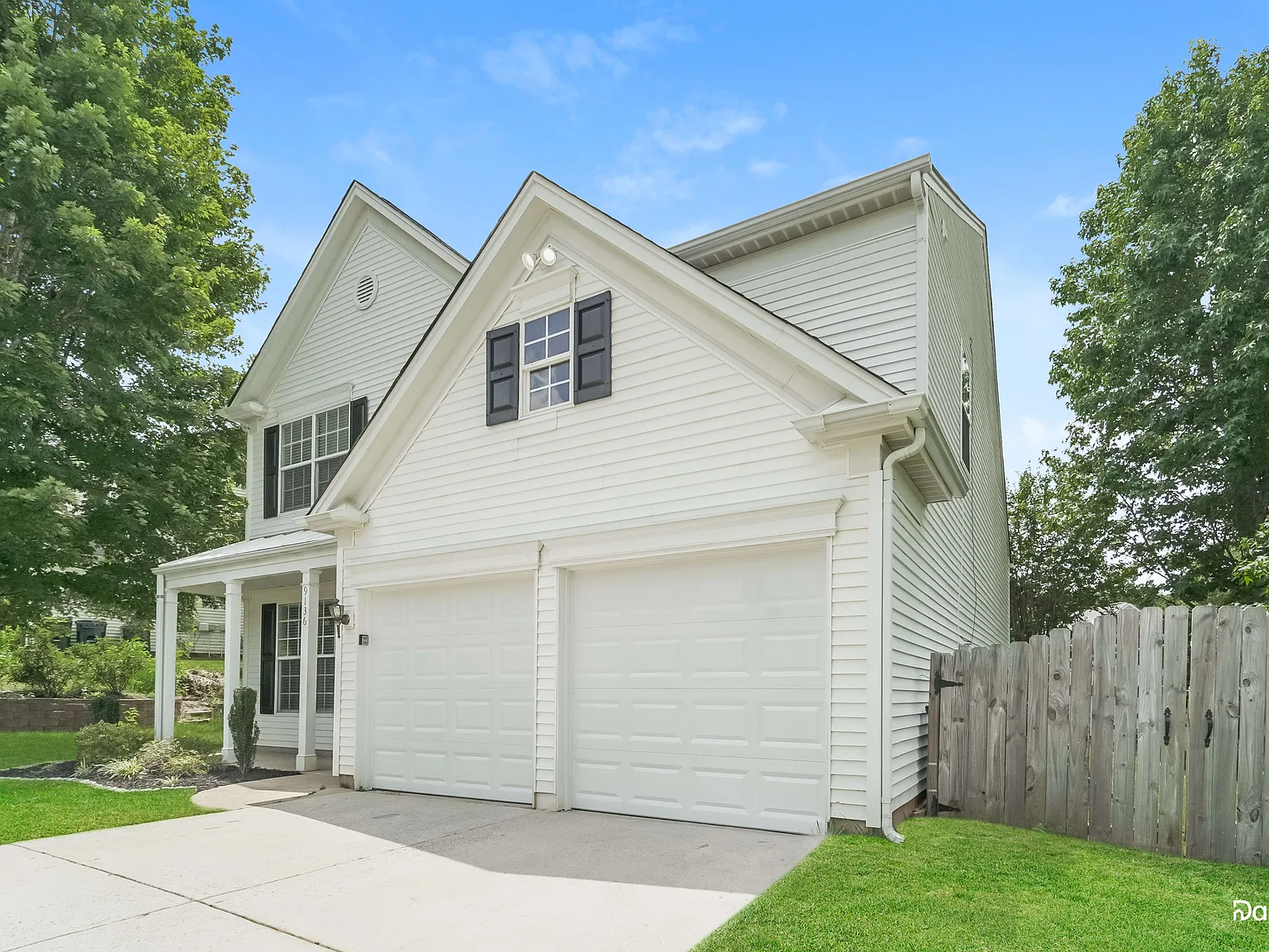 3 bed, 2.5 bath, 2102 sqft, $2,715 — Photo 2