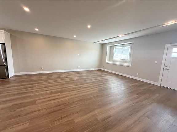 5th image of 1627 Phillips St