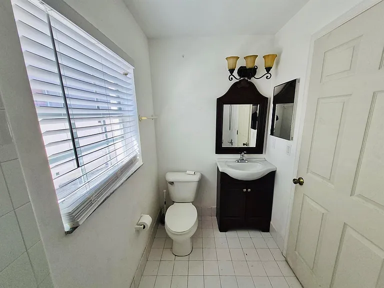 7093 Middlebury Dr — Photo 21
