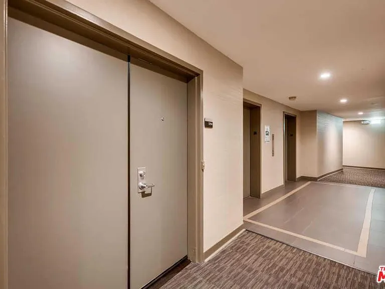 7250 Franklin Ave #1204 — Photo 29