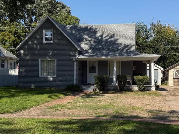 215 E 3rd St, Hastings, NE 68901