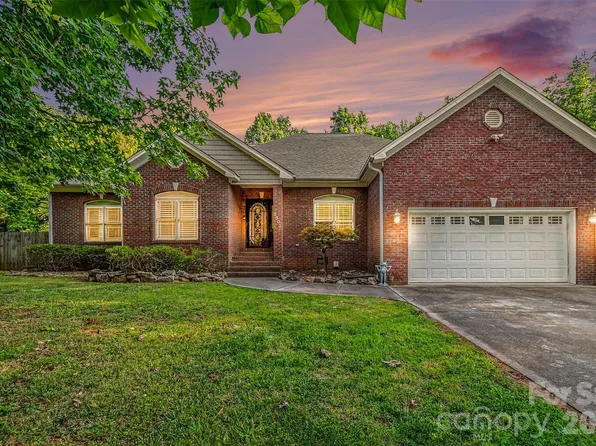 3801 Hayden Dr, Charlotte, NC 28269