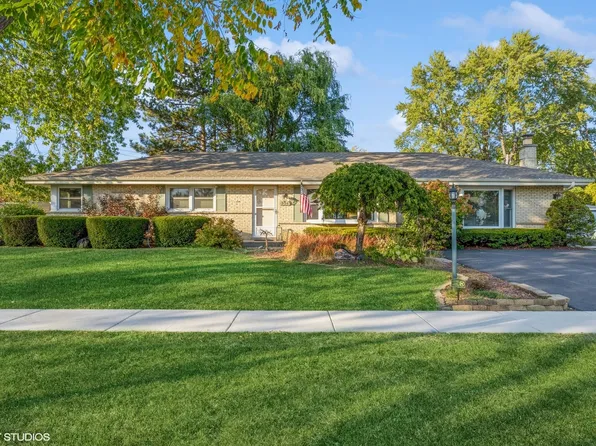 934 E Lilac Dr, Palatine, IL 60074