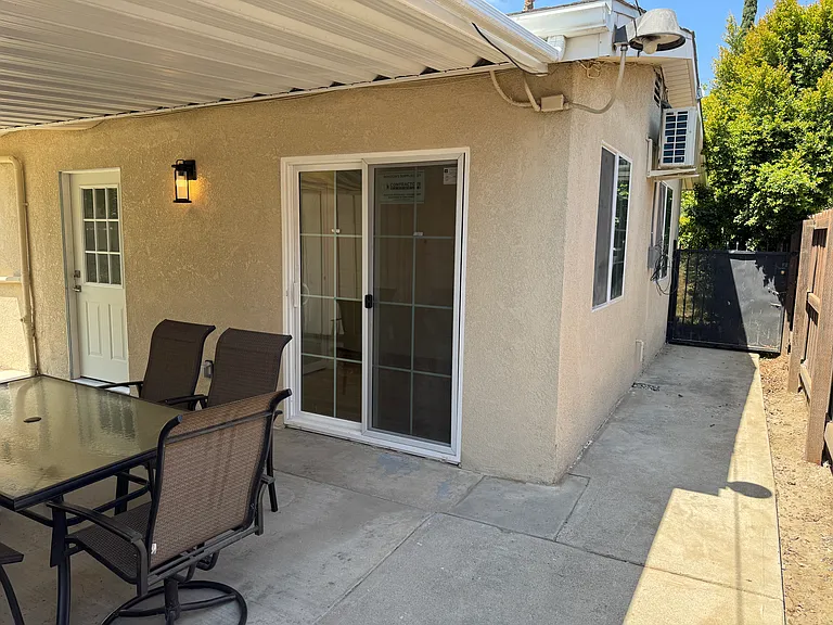 11430 Haskell Ave — Photo 13