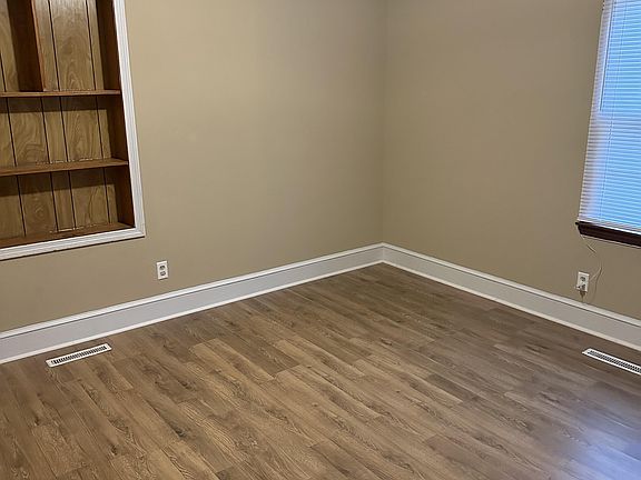 5th image of 319 N Dickson St