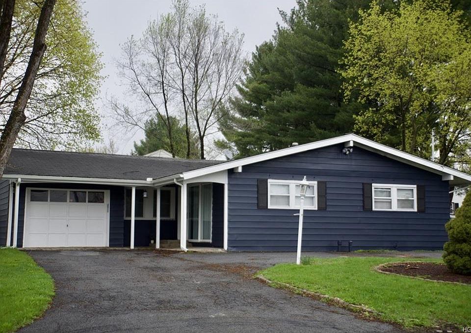 1st image of 22 Vincent Dr