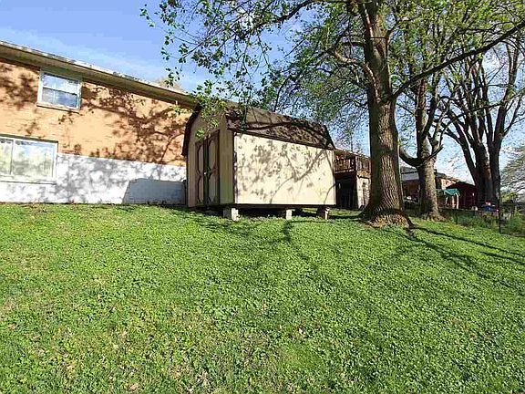 4th image of 1320 Genesta Dr