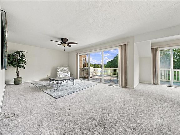 5th image of 128 Golfview Dr