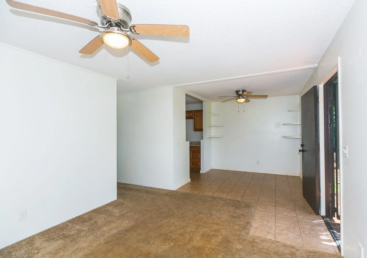 Hidden Valley Estates - Ground Floor 2bdrm/1bath/2prkg Voucher Okay — Photo 2