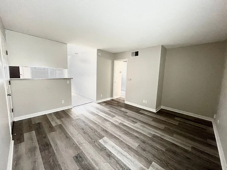 1711 Q Street — Photo 2