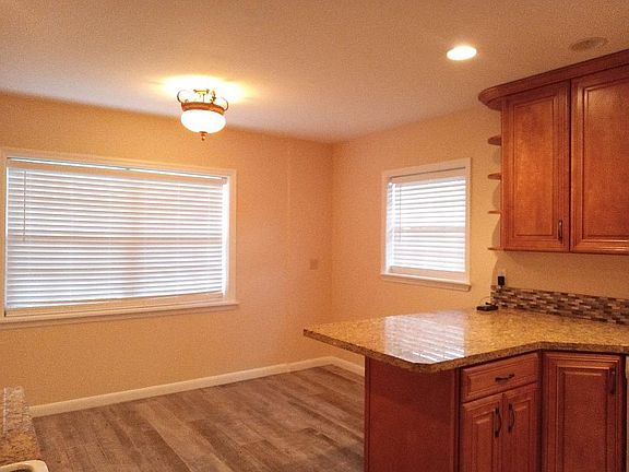 4th image of 8696 SE Lyons Rd
