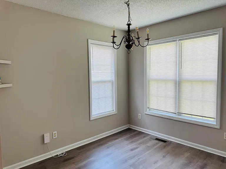 4644 Valley Stream Dr — Photo 7