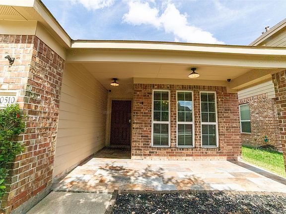 3rd image of 10510 Chestnut Path Way