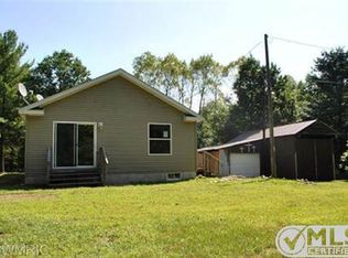 162 S Locust Ave, White Cloud, MI 49349