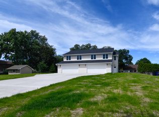 735 Hoffman Rd, Green Bay, WI 54301