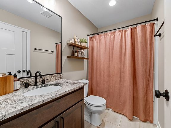 5th image of 111 Saint Marys Ct