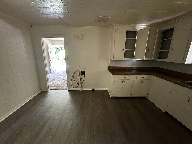 1001 Wilmouth St — Photo 10