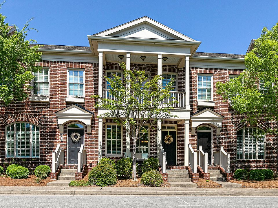 1st image of 305 Levisa Ln