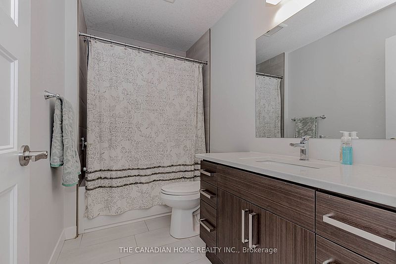 London Townhouse for rent - 3 Bedrooms — photo 42