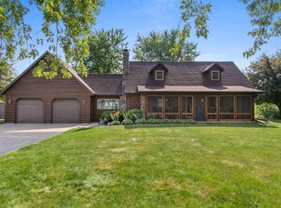 1290 S Pine Tree Rd, De Pere, WI 54115