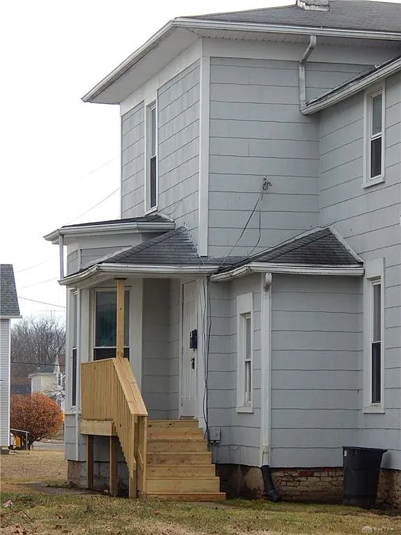 2 bed, 750 sqft, $895 — Photo 1