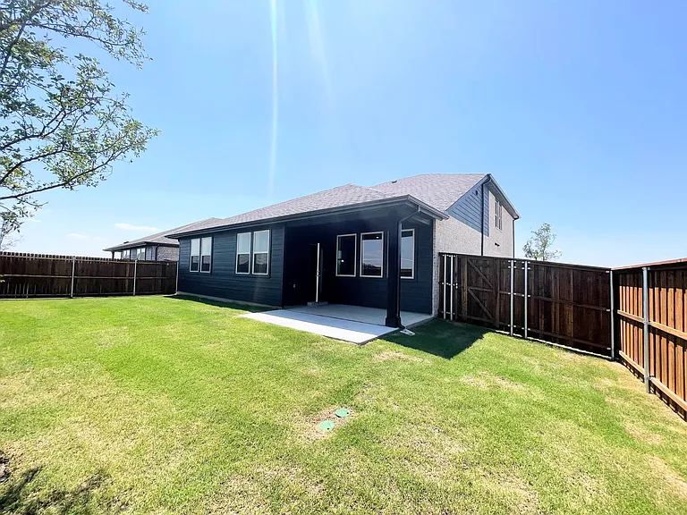 3201 Riverlawn Dr — Photo 33