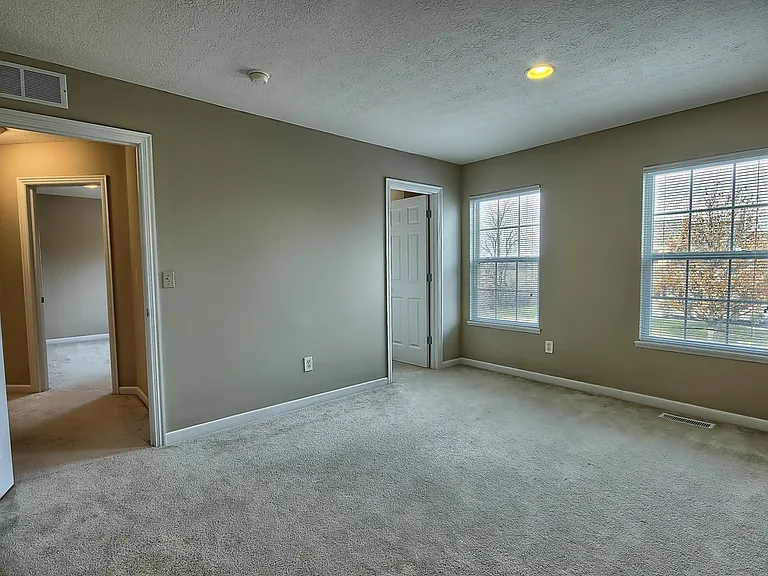 7233 Springview Ln — Photo 8