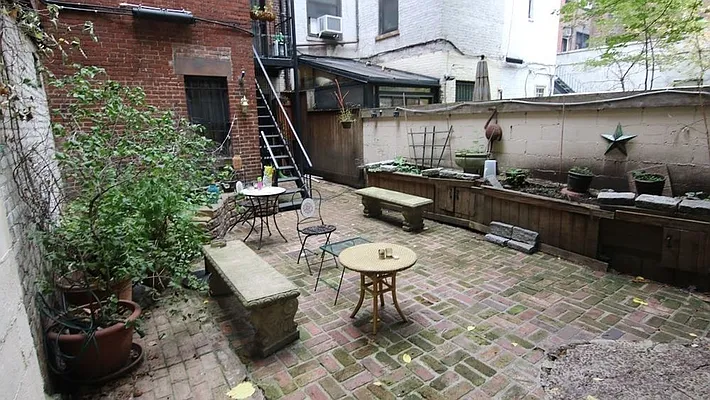 Rented by JK Dansar Corp | media 54