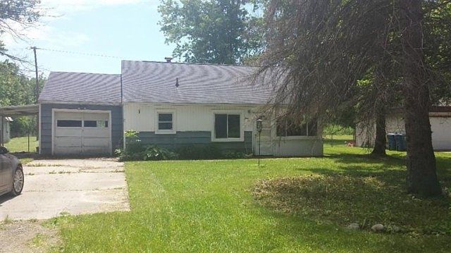 2nd image of 35 Payeur Rd