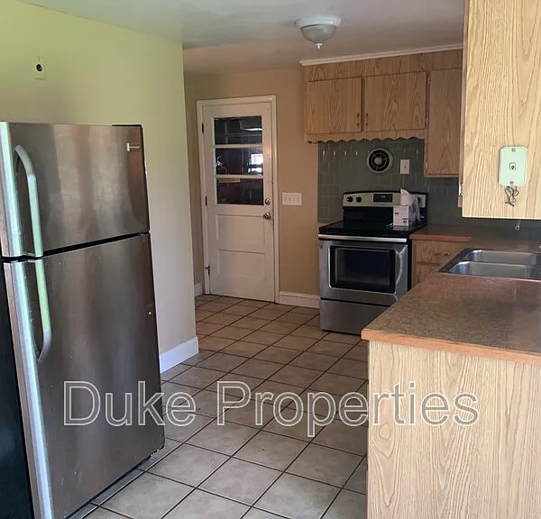 261 Morrow Dr — Photo 2