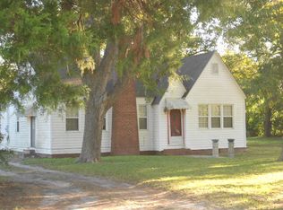 9 3rd Ave, Hazlehurst, GA 31539