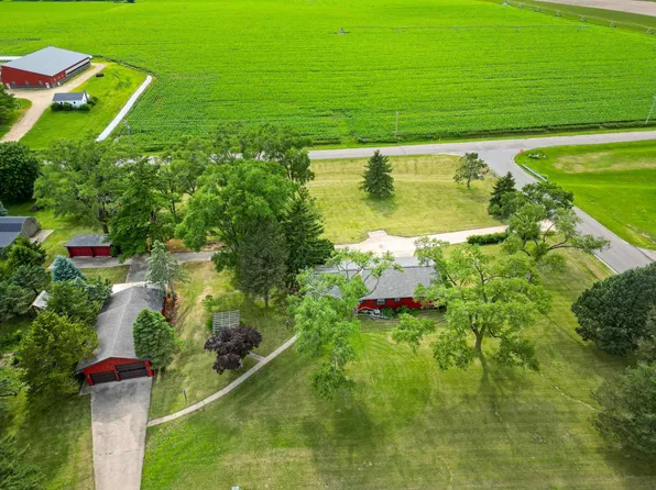 2410 E Oregon Trl, Janesville, WI 53546