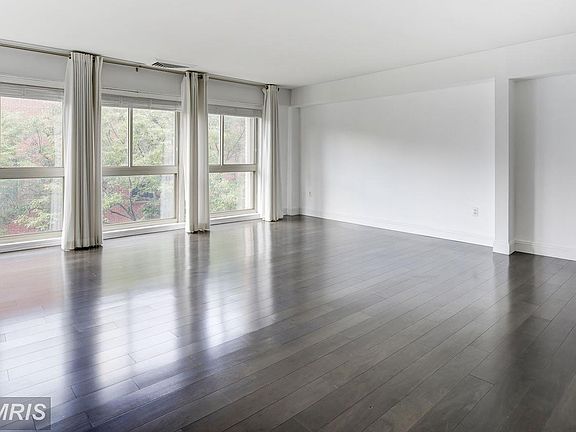 4th image of 4970 Battery Ln APT 402