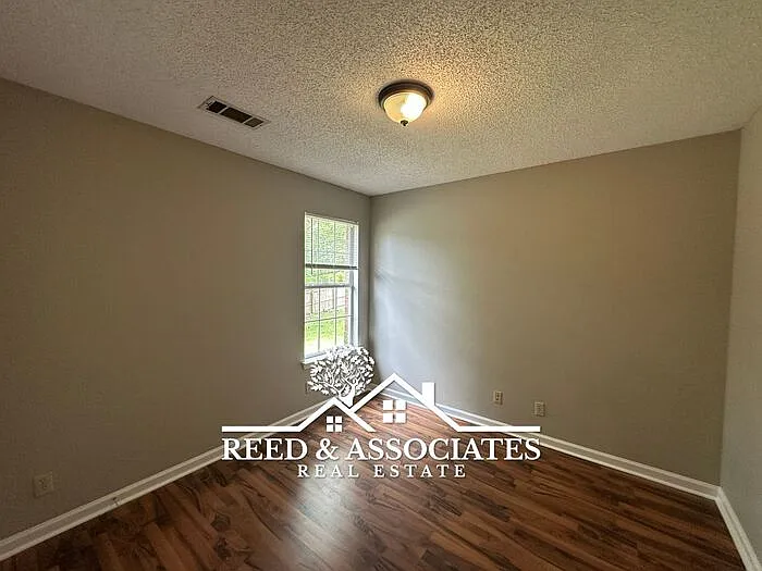 4068 Angelace Dr N — Photo 5
