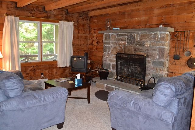 2nd image of Laurel Dr L-68