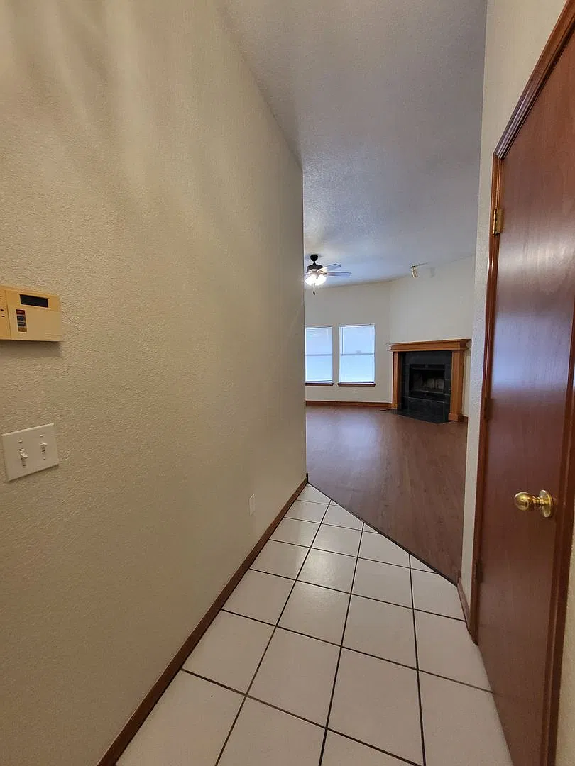 (3) Bed/(2) Bath + Study or 4th Bed Avail NOW! — Photo 3