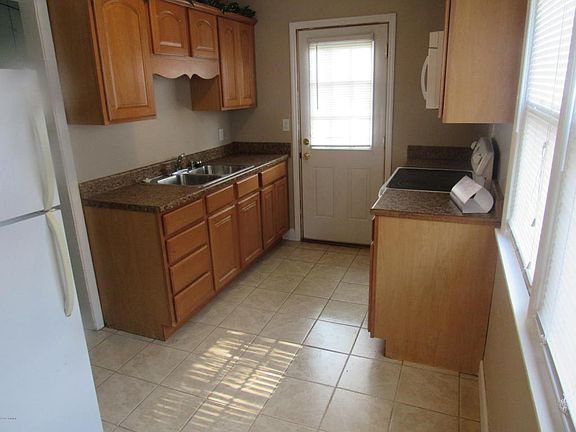 2nd image of 2420 Rebecca Ln