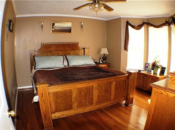 4th image of 239 Daly Dr