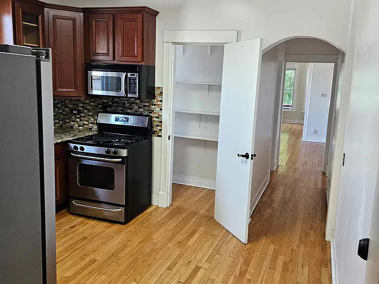 4816 W Berteau Ave #1 — Photo 17