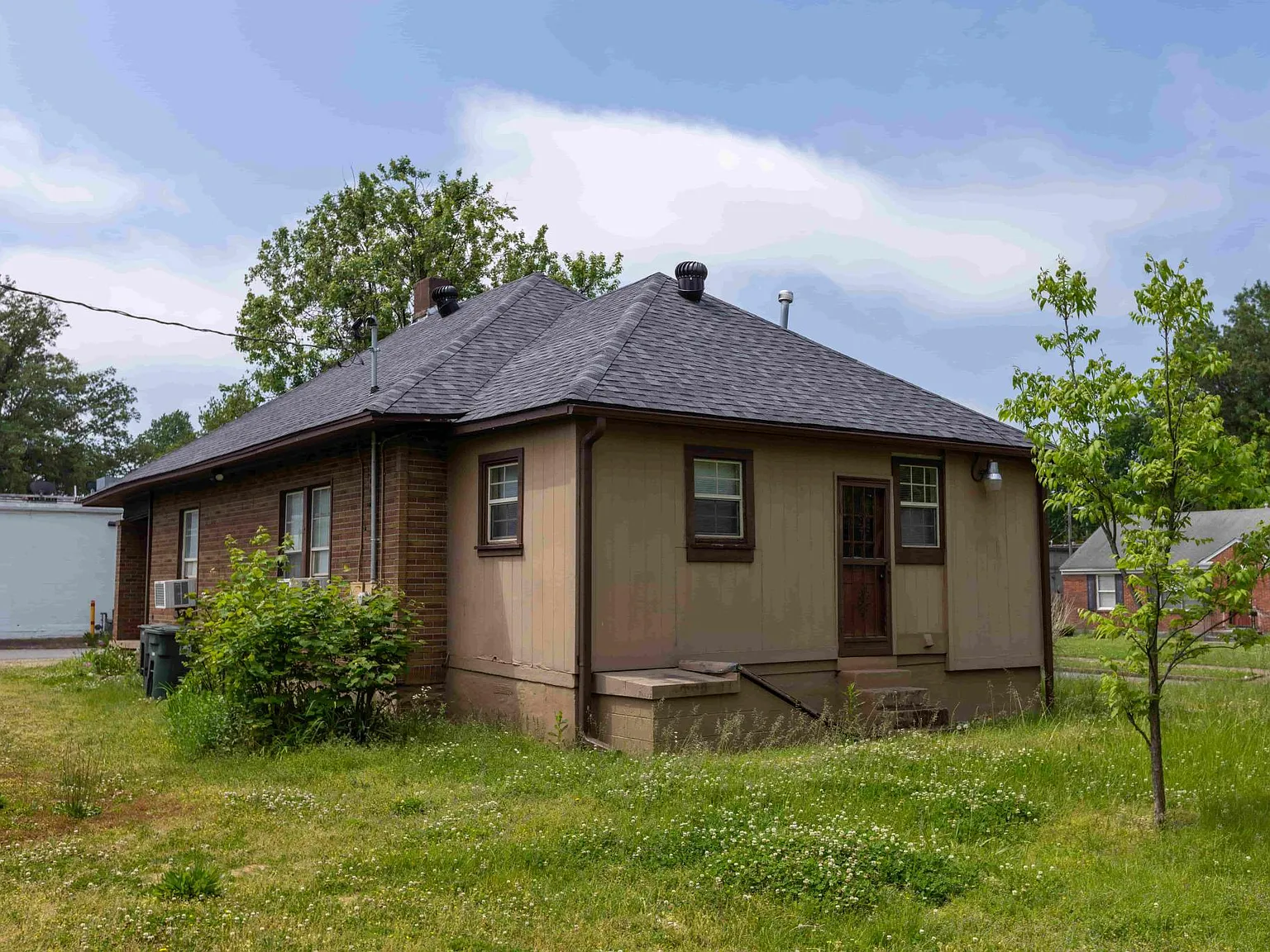 2 bed, 1250 sqft, $1,100 — Photo 3