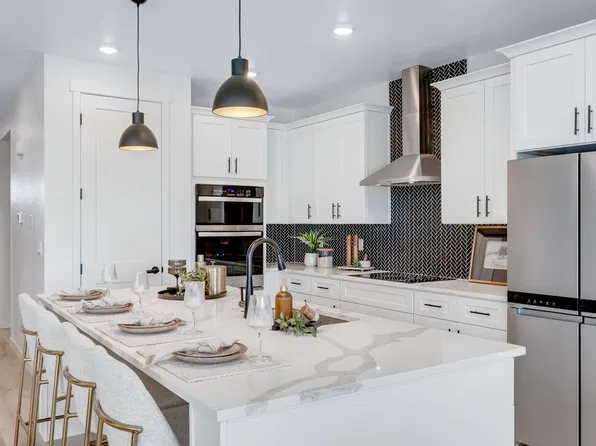 1425 Riverdale Dr, Windsor, CO 80550