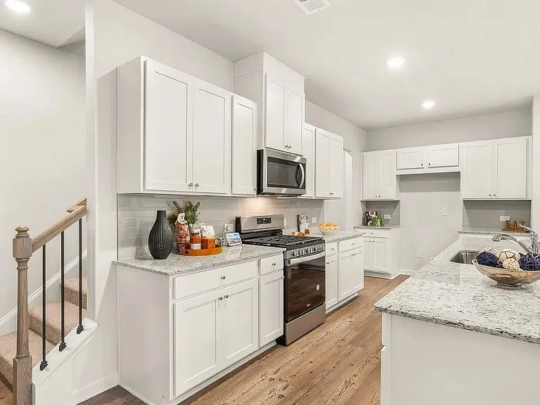 660 Point Place Dr — Photo 5