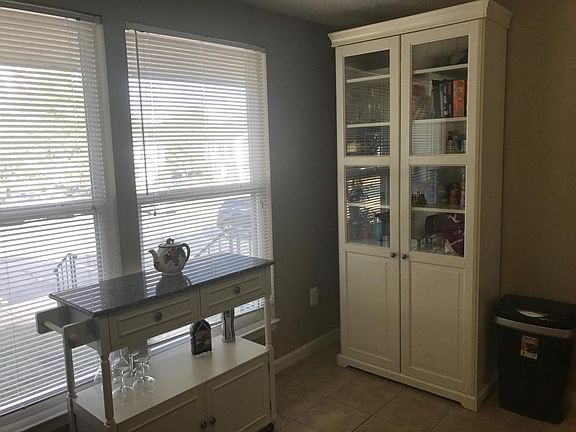 Kitchen pantry