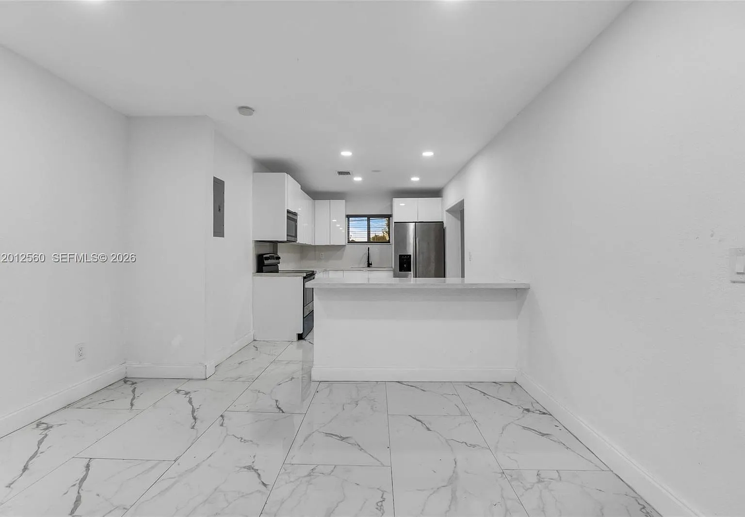 Hyde Park First Sec — Photo 2